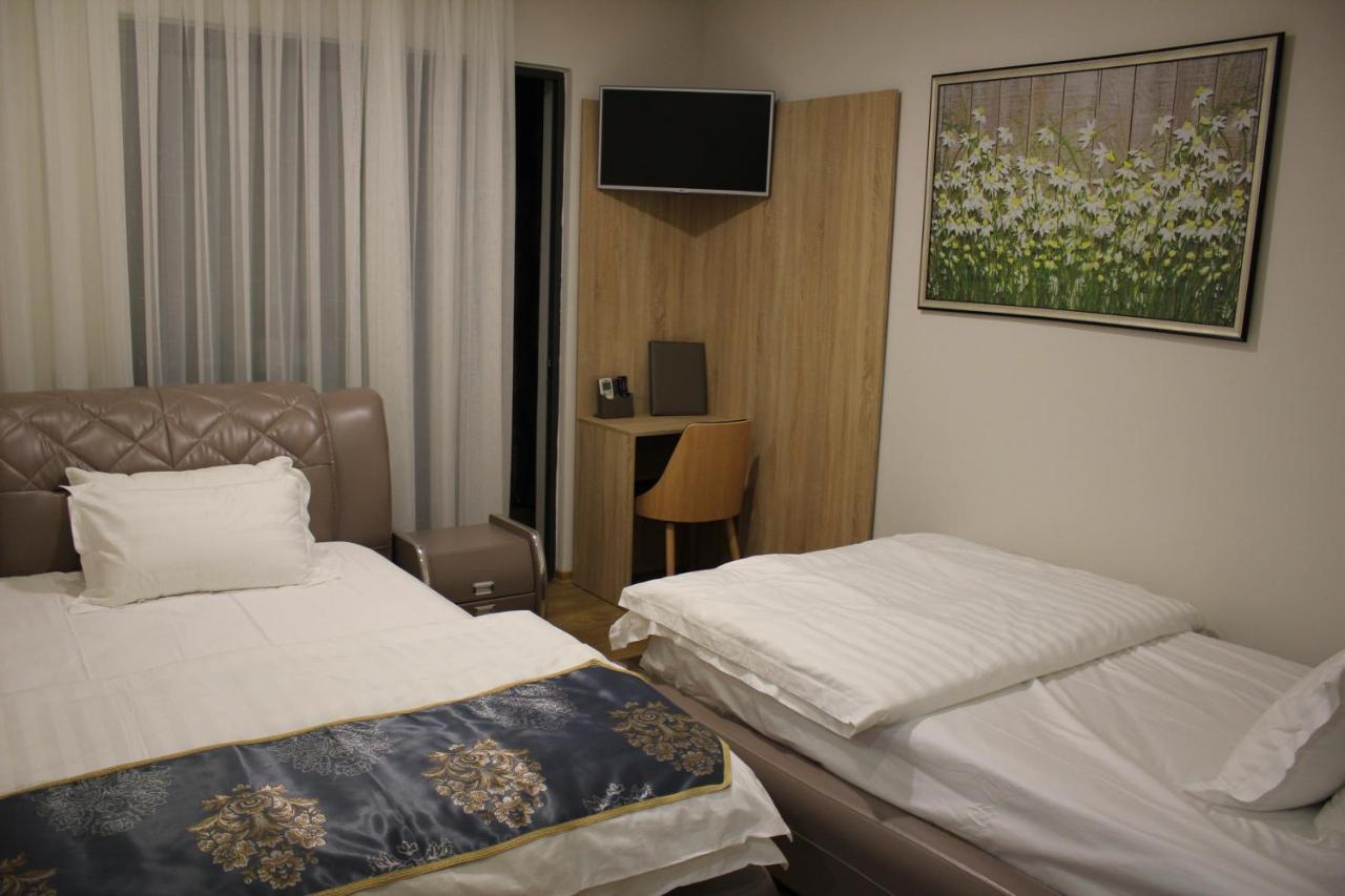 Park Hotel Tirana Yzberishti Eksteriør billede