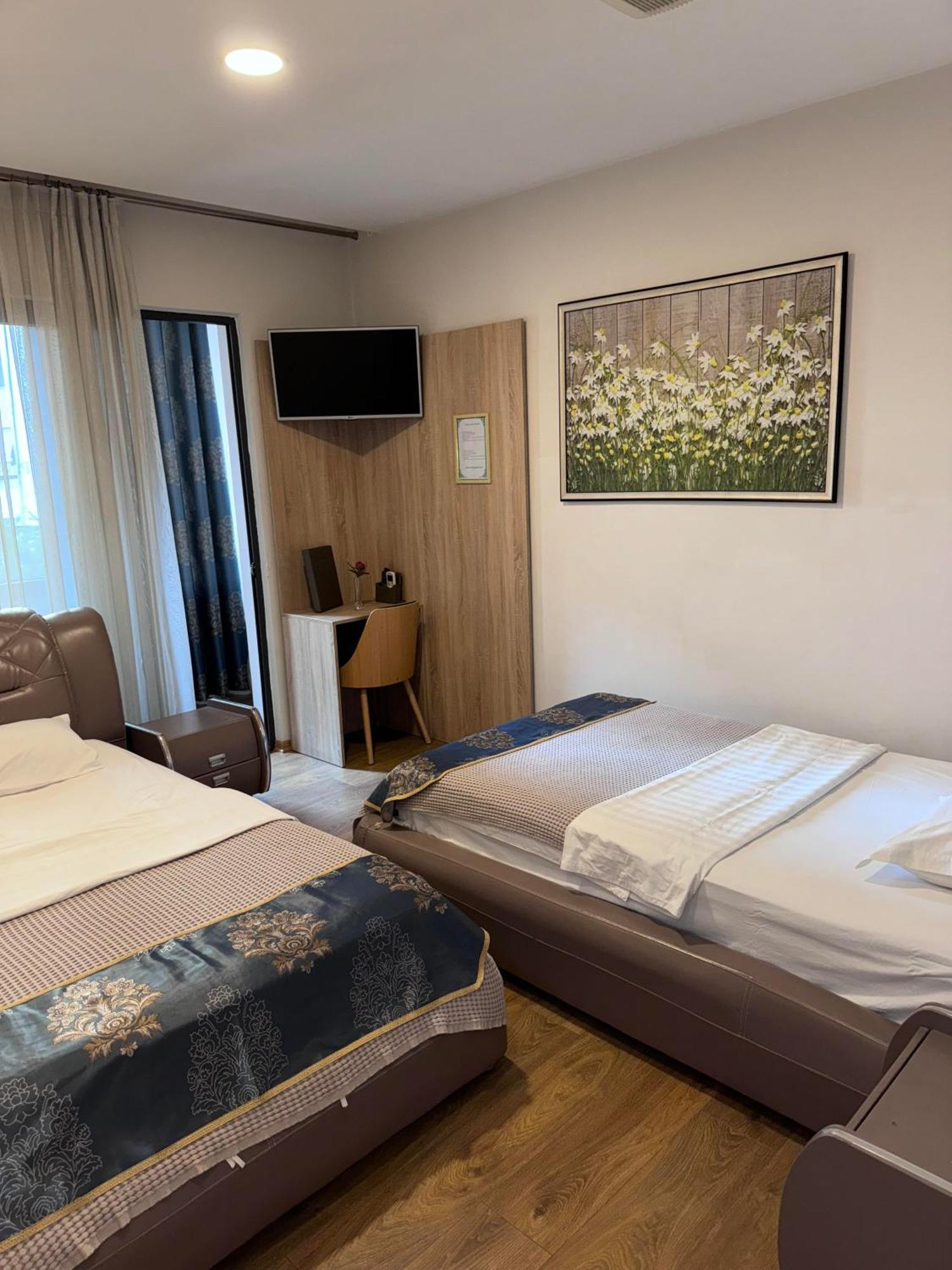 Park Hotel Tirana Yzberishti Eksteriør billede