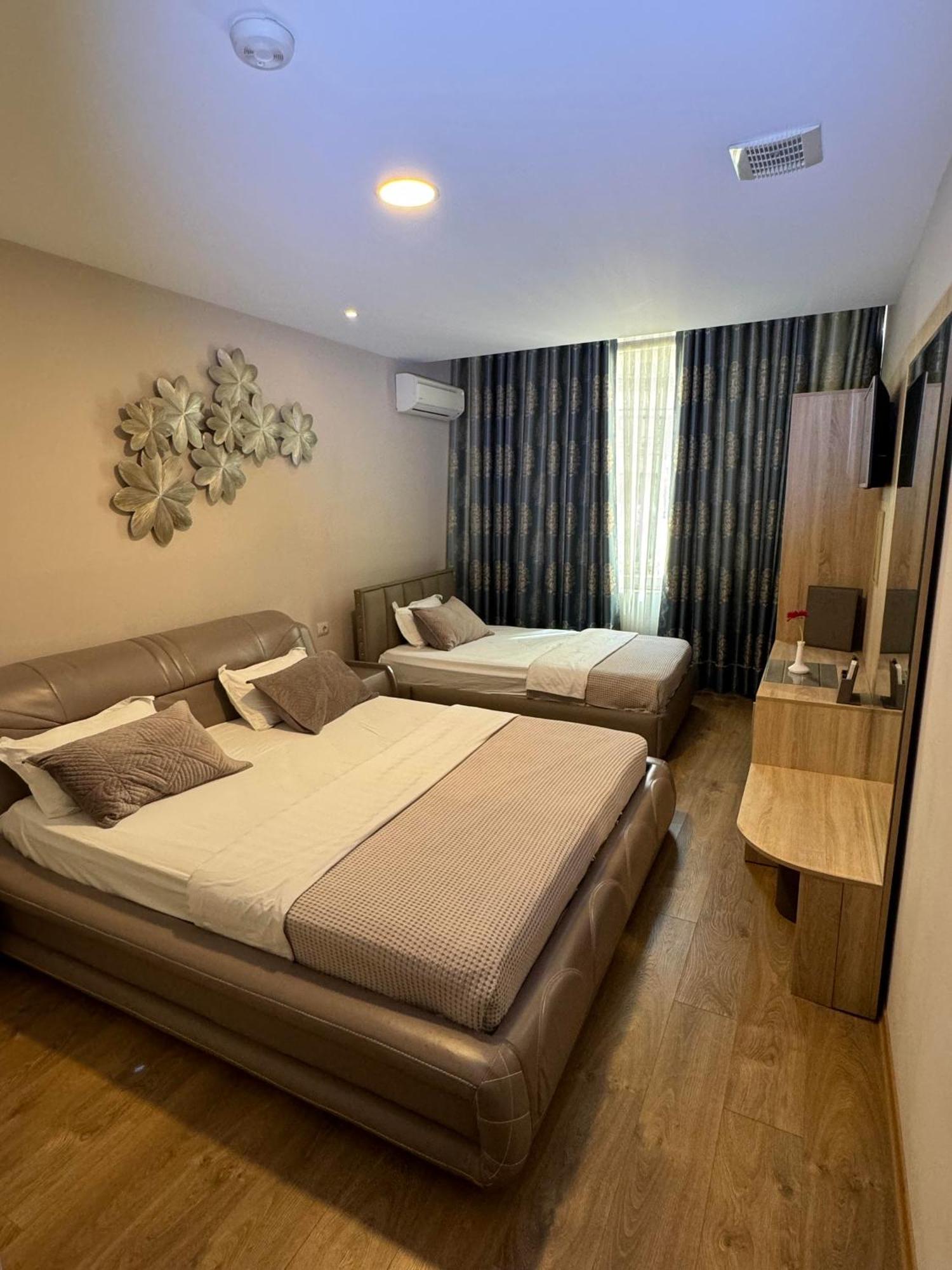 Park Hotel Tirana Yzberishti Eksteriør billede